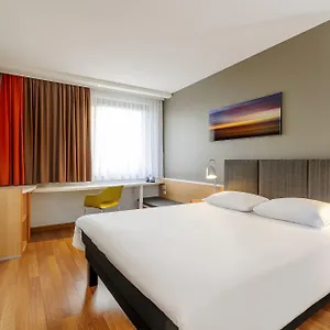 *** Hotel Ibis Frankfurt Messe West Alemania